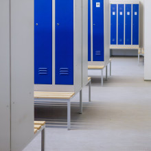 Zabudovaná lavička ku skriniam so šírkou 600 mm, BRIDGE SB LL 600