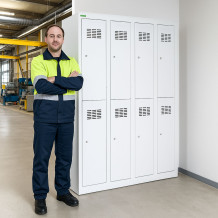 LOCKER H 4/8 | 8-türiger Umkleidespind mit kurzen Türen