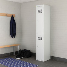LOCKER H 1/2 s doplnenou zabudovanou lavičkou